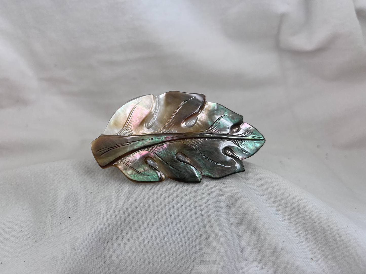 hairstyle hair clip tahitian design nacre pearl handmade by Prokop Tahiti